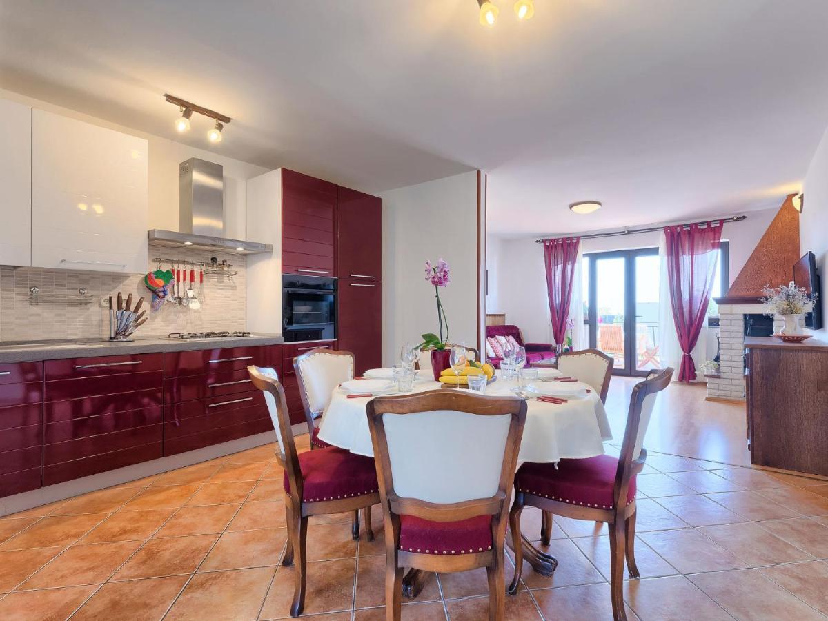 Apartment Chiara By Interhome Новиград Екстериор снимка